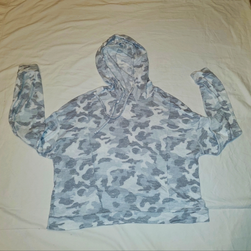SO camoflaug long sleeve hoodie top